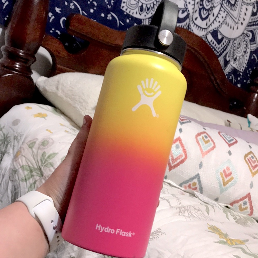 Pink and yellow Hydro flask 32 ounce